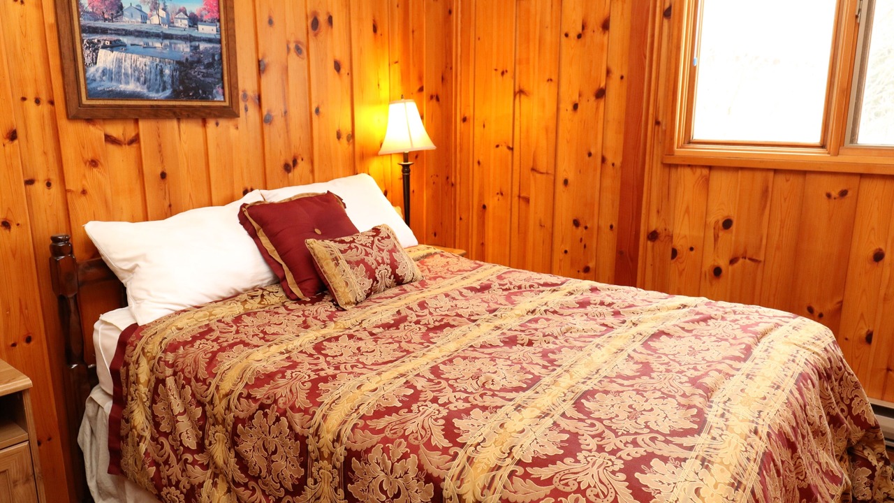 Photo of Bedroom in Kawartha Lakes