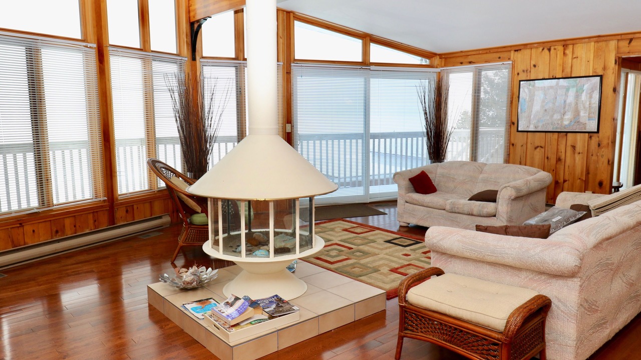 Photo of Livingroom in Kawartha Lakes