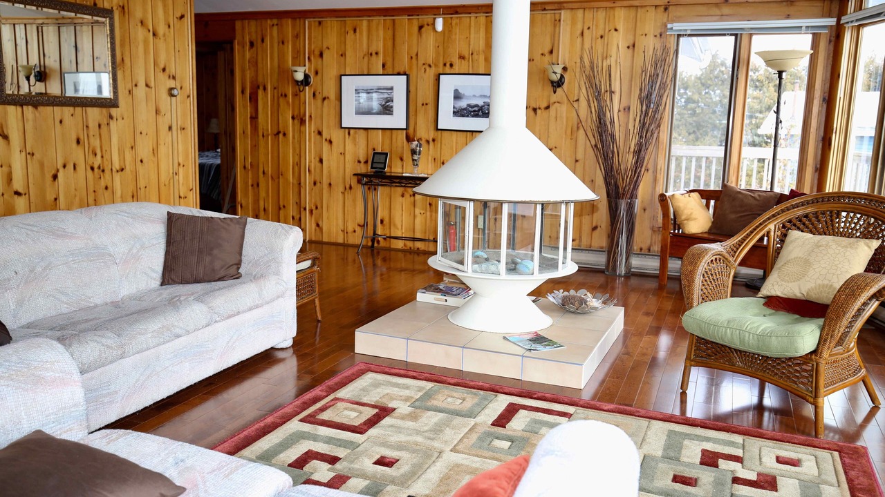 Photo of Livingroom in Kawartha Lakes