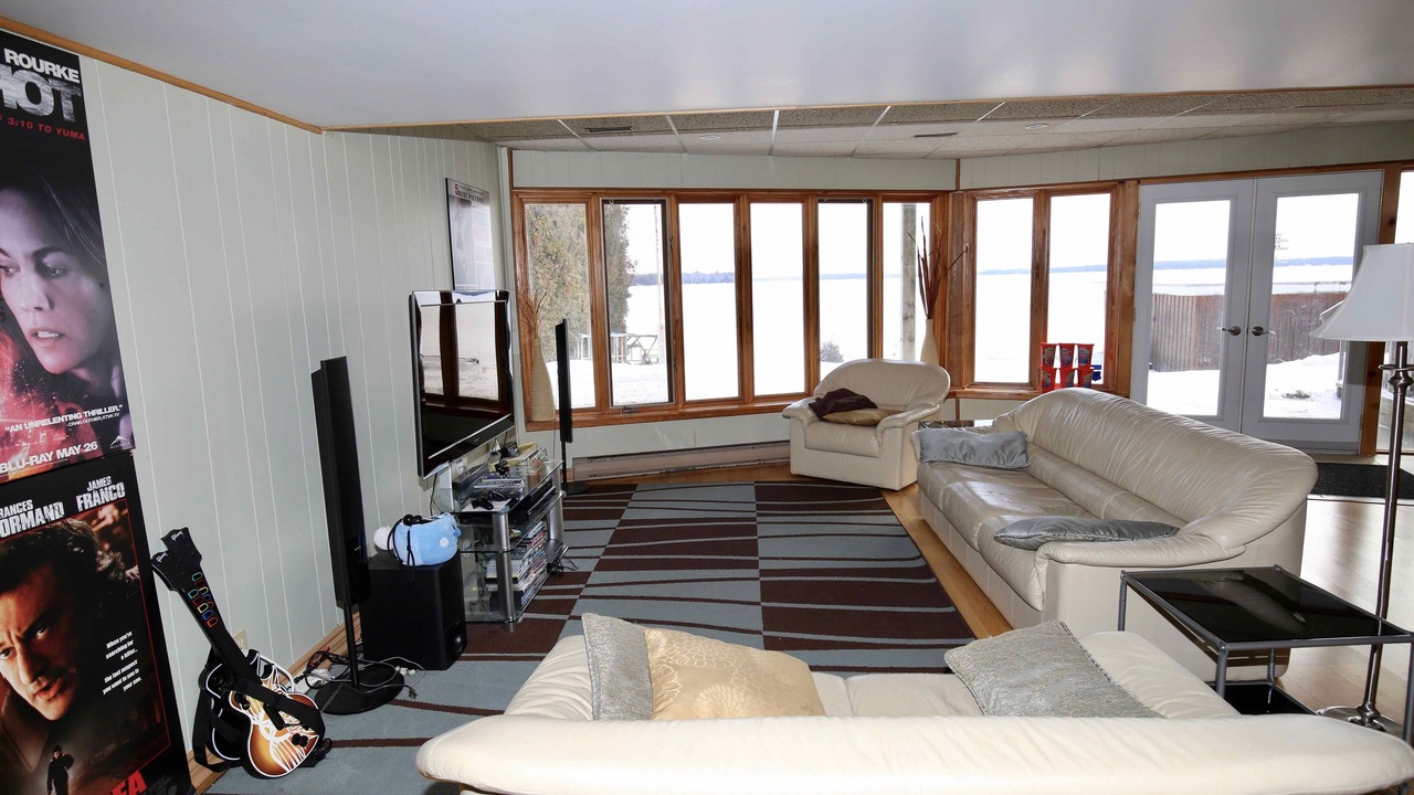 Photo of Livingroom in Kawartha Lakes