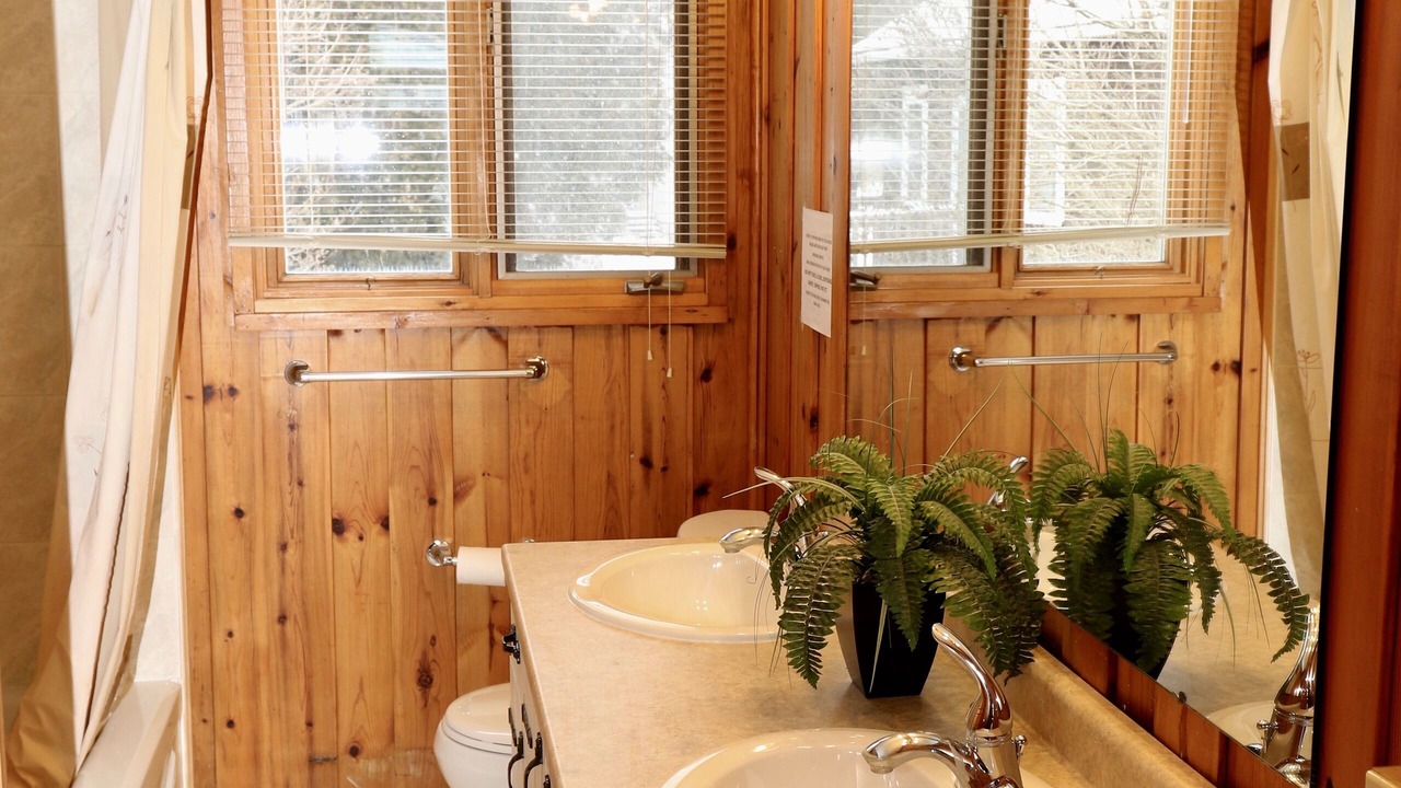 Photo of Bathroom in Kawartha Lakes