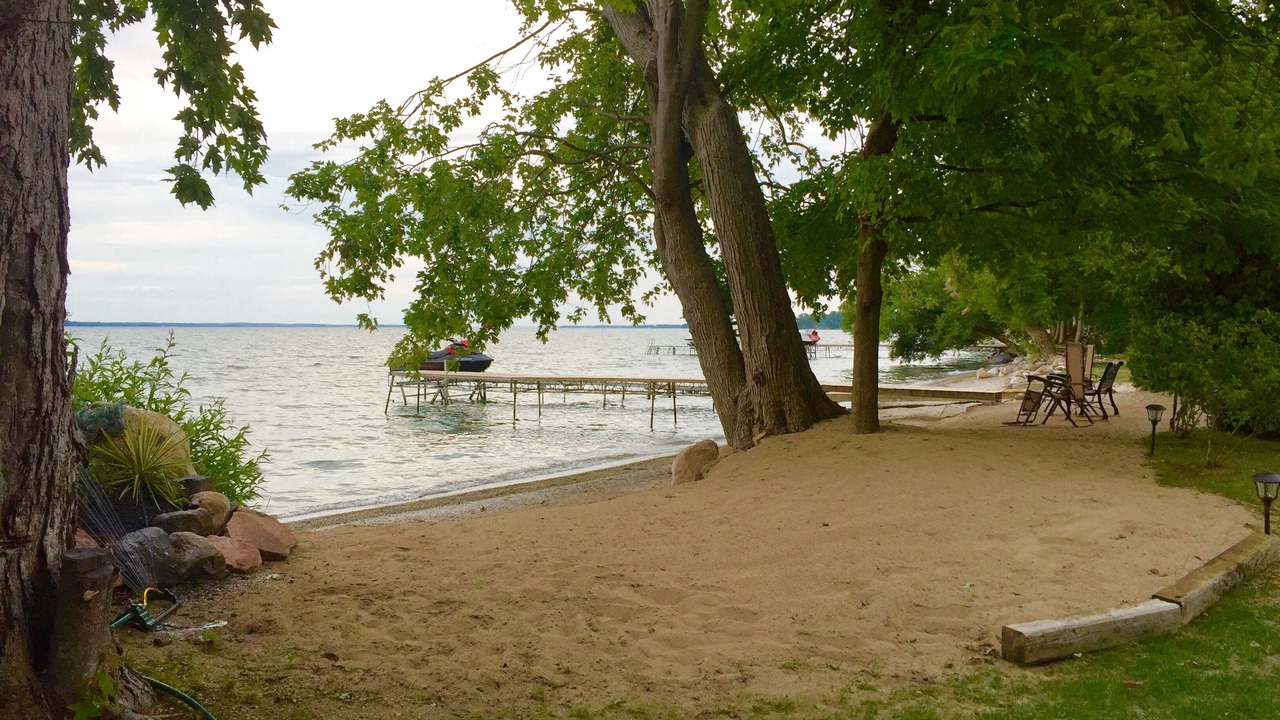 Photo of Others in Big Bay Point