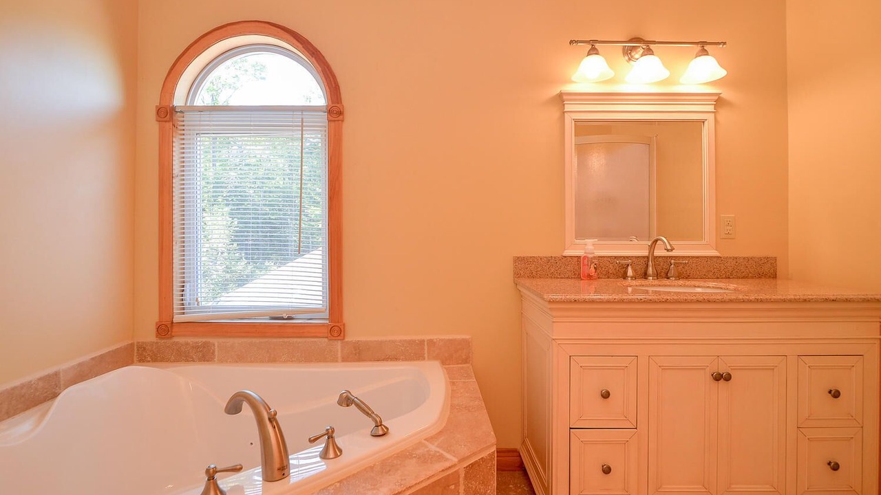 Photo of Bathroom in Arden