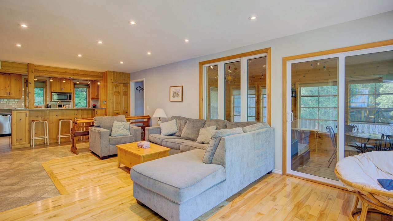 Photo of Livingroom in Rideau Lakes
