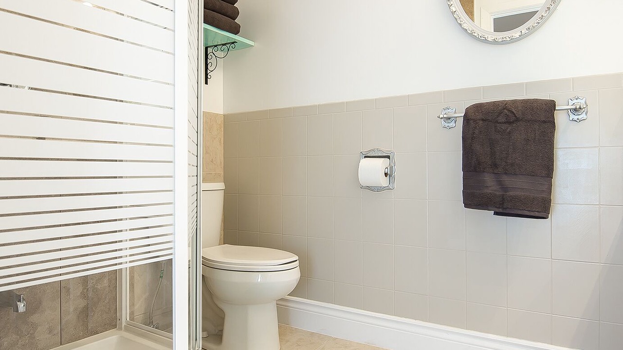 Photo of Bathroom in Wainfleet