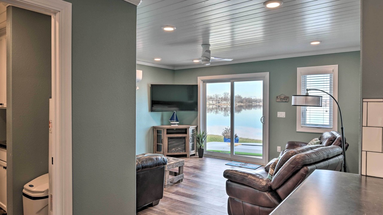 Photo of Livingroom in Detroit Lakes