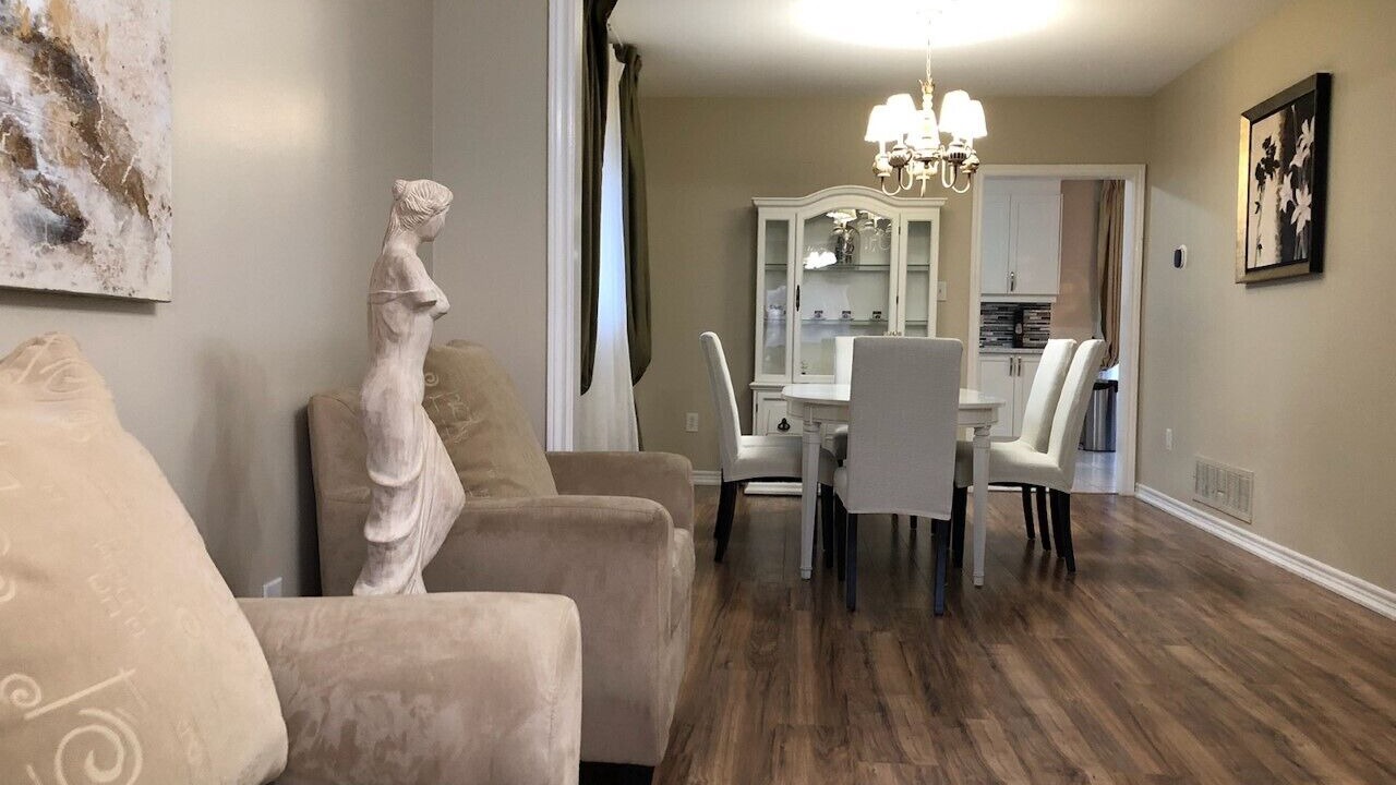 Photo of Livingroom in East Credit