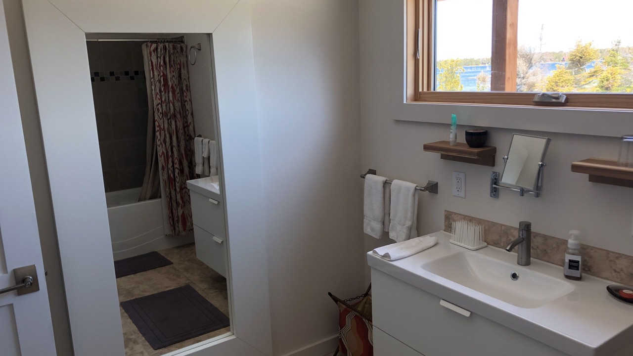 Photo of Bathroom in Tobermory