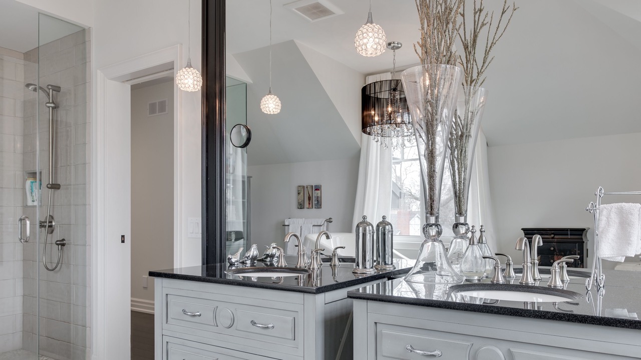 Photo of Bathroom in Port Dalhousie
