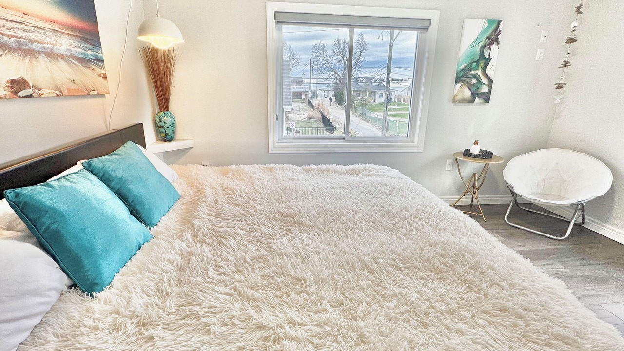 Photo of Bedroom in Crystal Beach