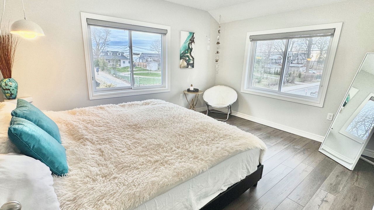 Photo of Bedroom in Crystal Beach