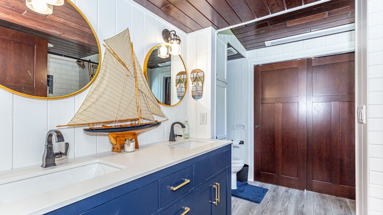 Photo of Bathroom in Detroit Lakes