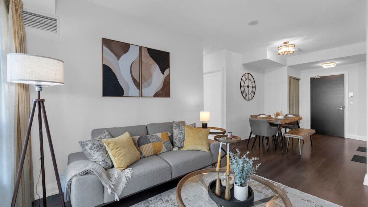 Photo of Livingroom in Willowdale