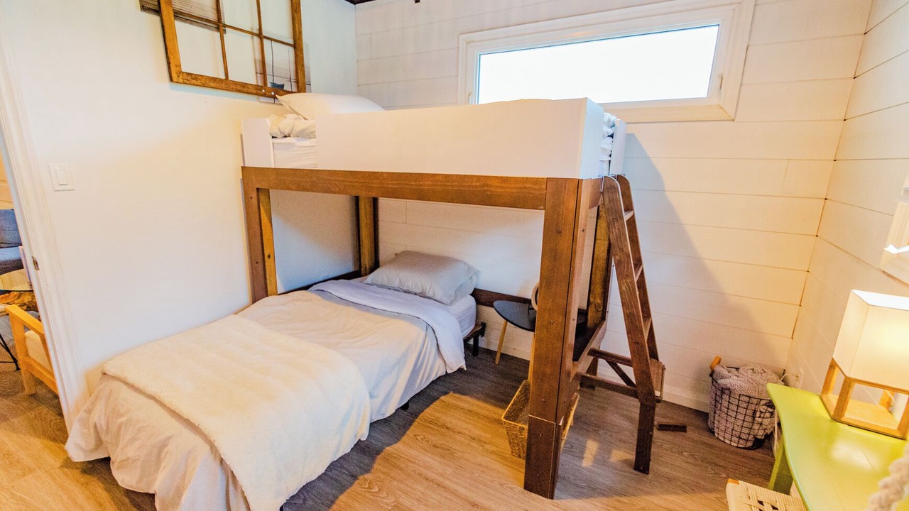 Photo of Bedroom in Port Colborne