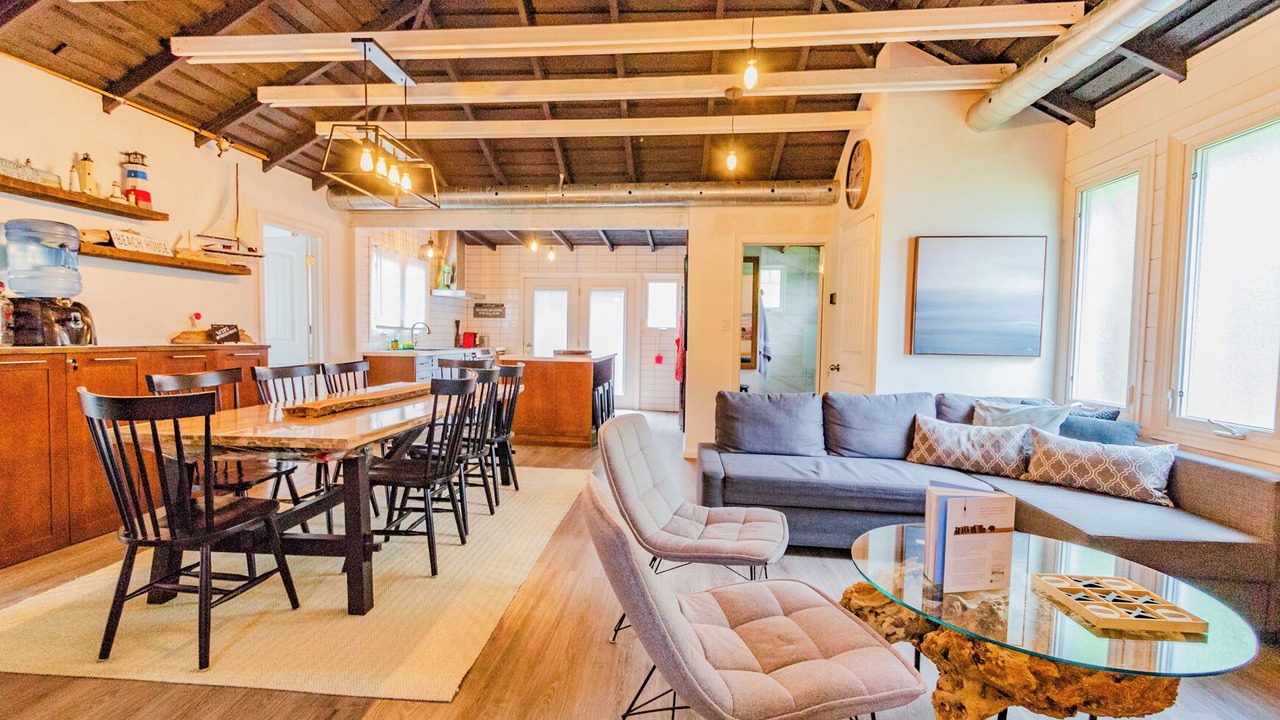 Photo of Livingroom in Port Colborne