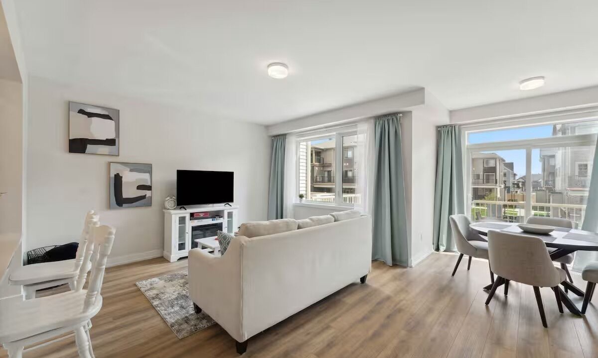 Photo of Livingroom in Ottawa Division