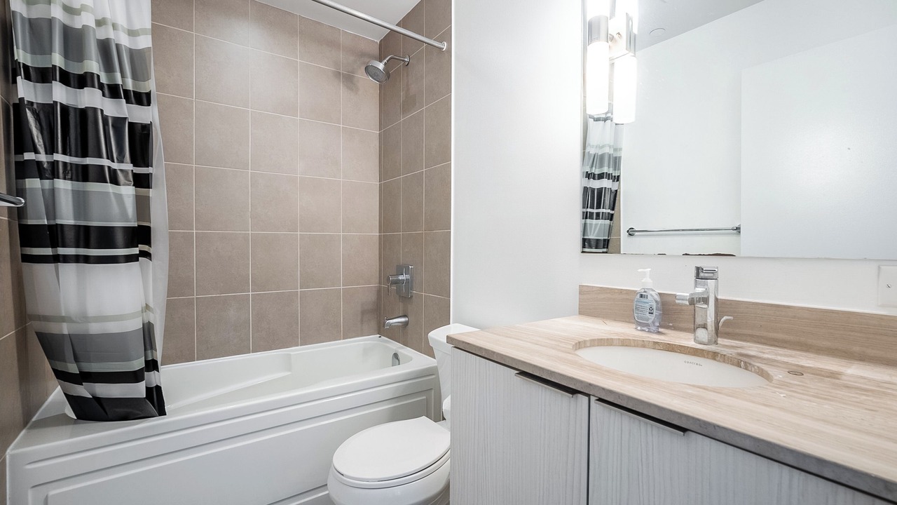 Photo of Bathroom in Bay Cloverhill