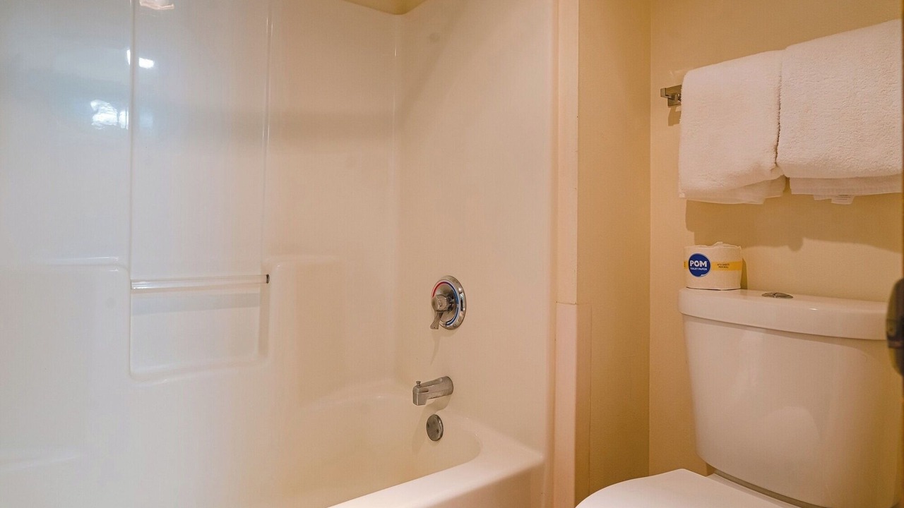 Photo of Bathroom in Redwood Falls