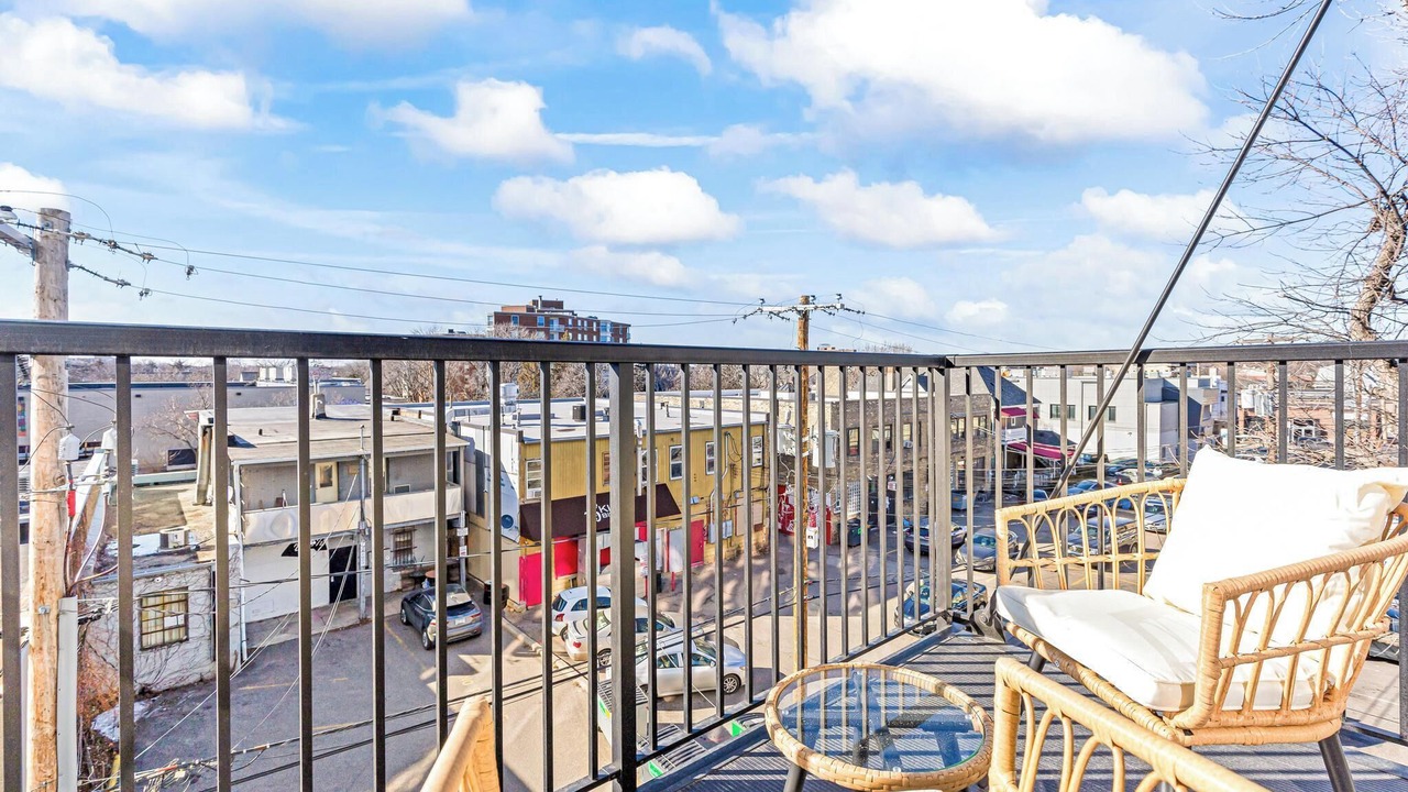 Photo of Outdoor in Uptown