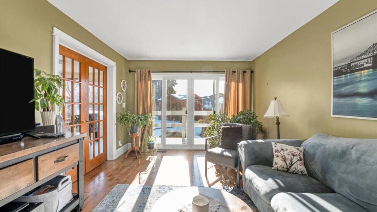 Photo of Livingroom in Bradford