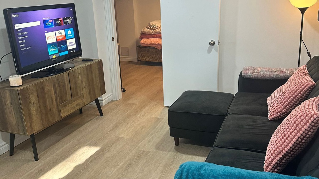Photo of Livingroom in Upper Beaches