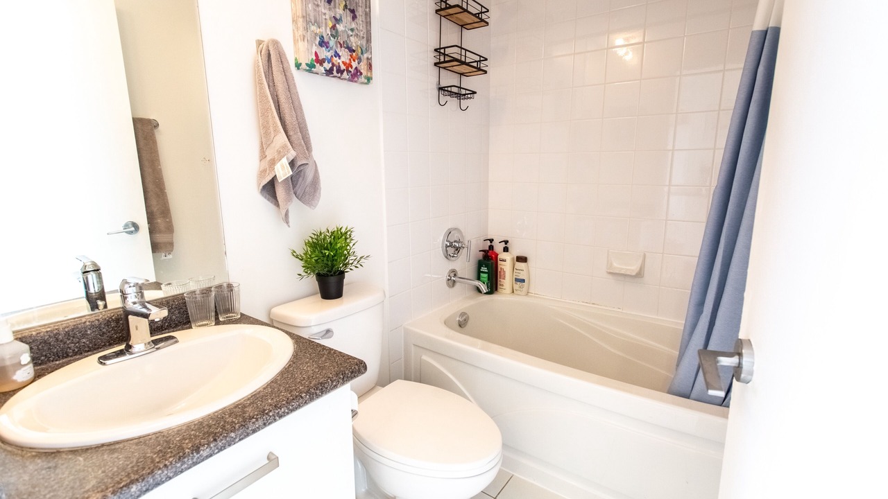 Photo of Bathroom in Bay Cloverhill