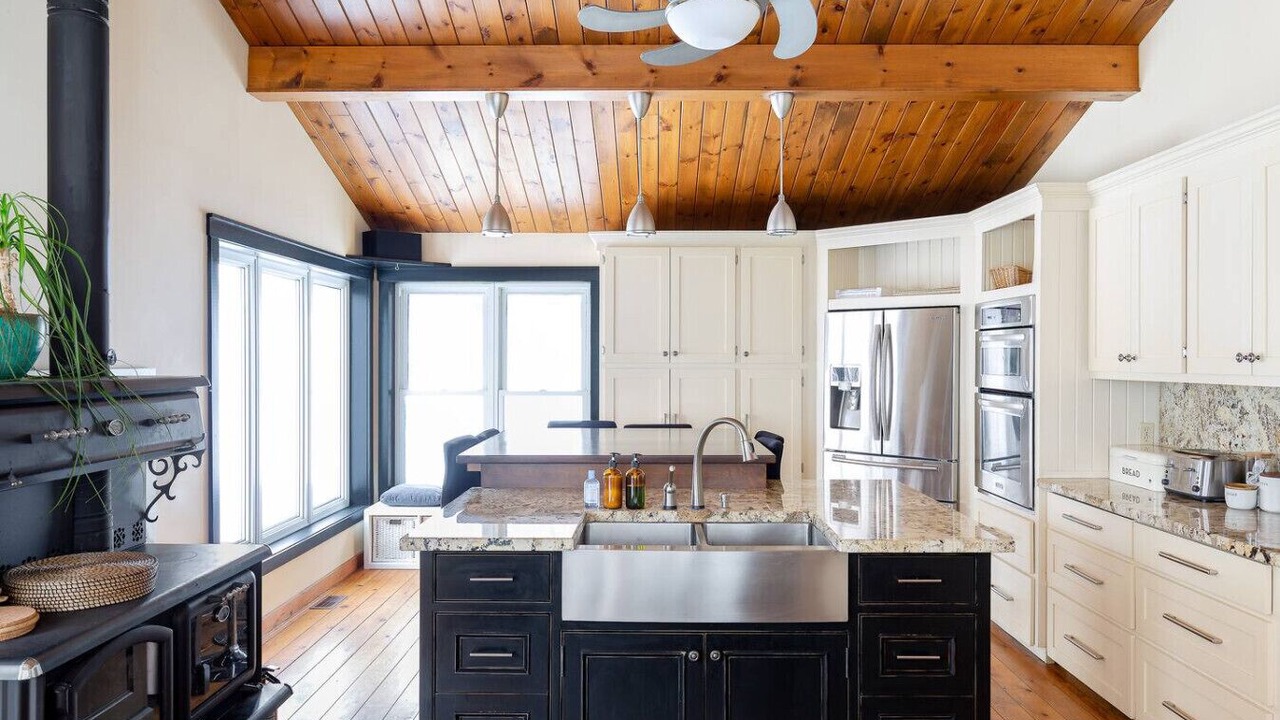 Photo of Kitchen in Lake of Bays