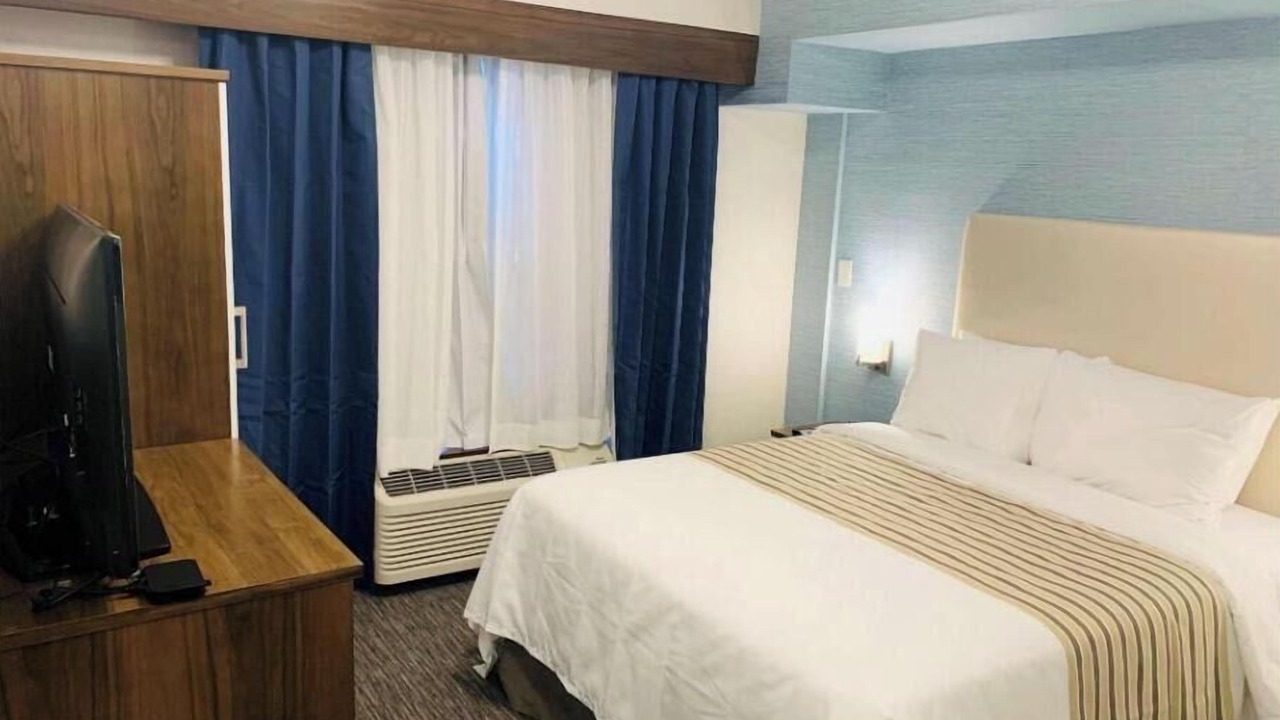 Photo of Bedroom in Northeast Mississauga