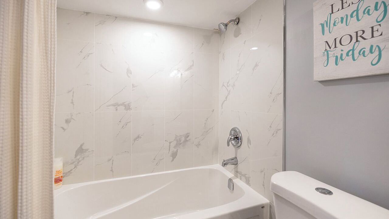 Photo of Bathroom in Lakeview