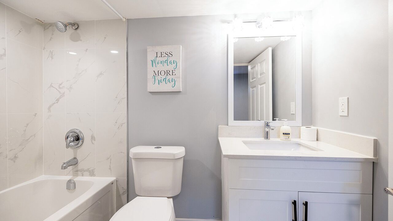 Photo of Bathroom in Lakeview