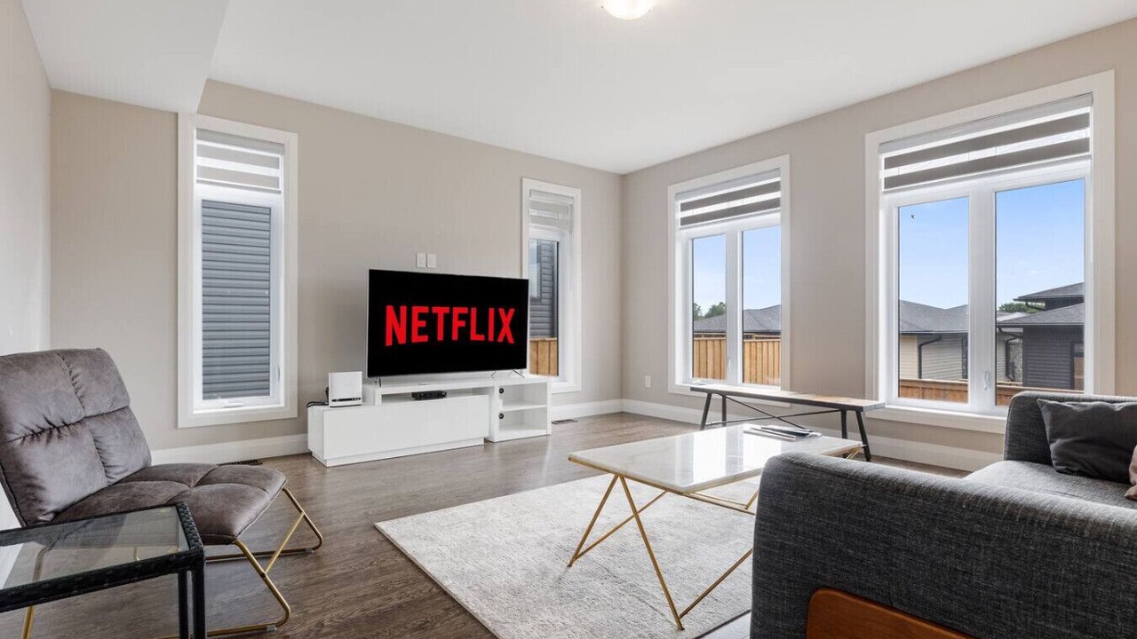 Photo of Livingroom in Colborne