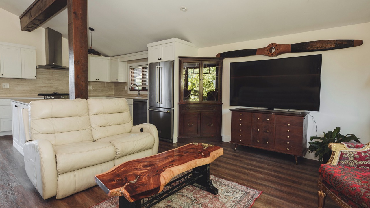 Photo of Livingroom in Plympton-Wyoming