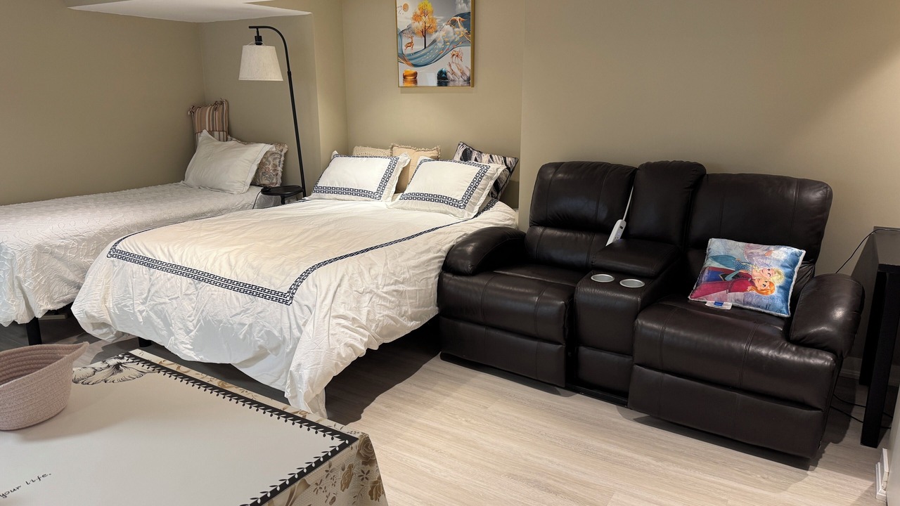 Photo of Bedroom in Yonge-Eglinton