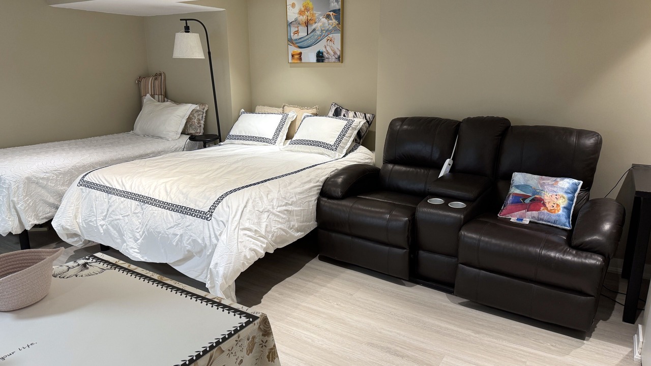 Photo of Bedroom in Yonge-Eglinton