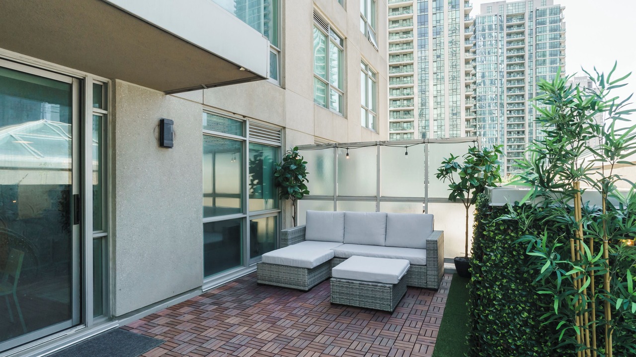 Photo of Patio Balcony in Financial District