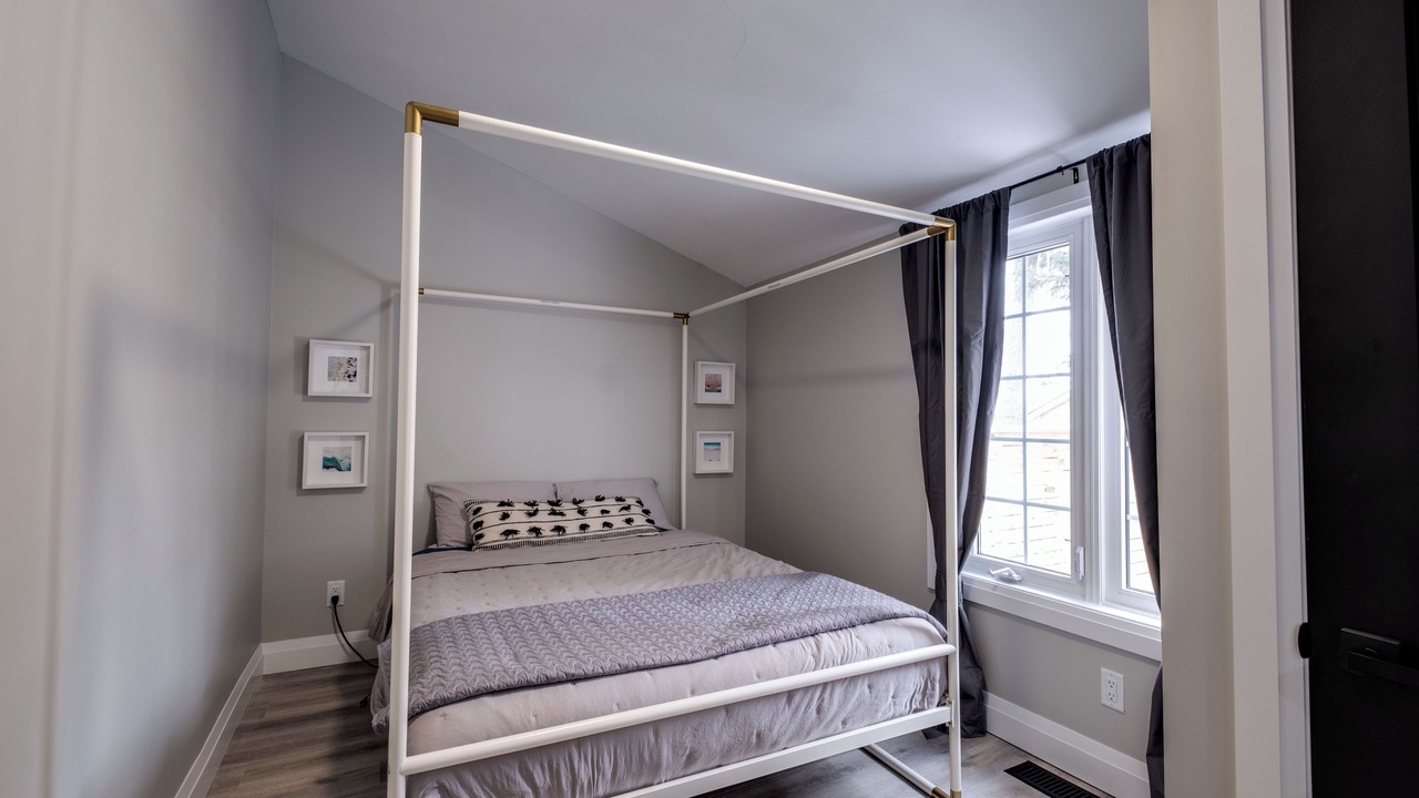 Photo of Bedroom in Grand Bend