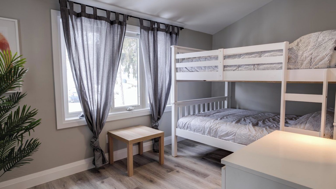 Photo of Bedroom in Grand Bend