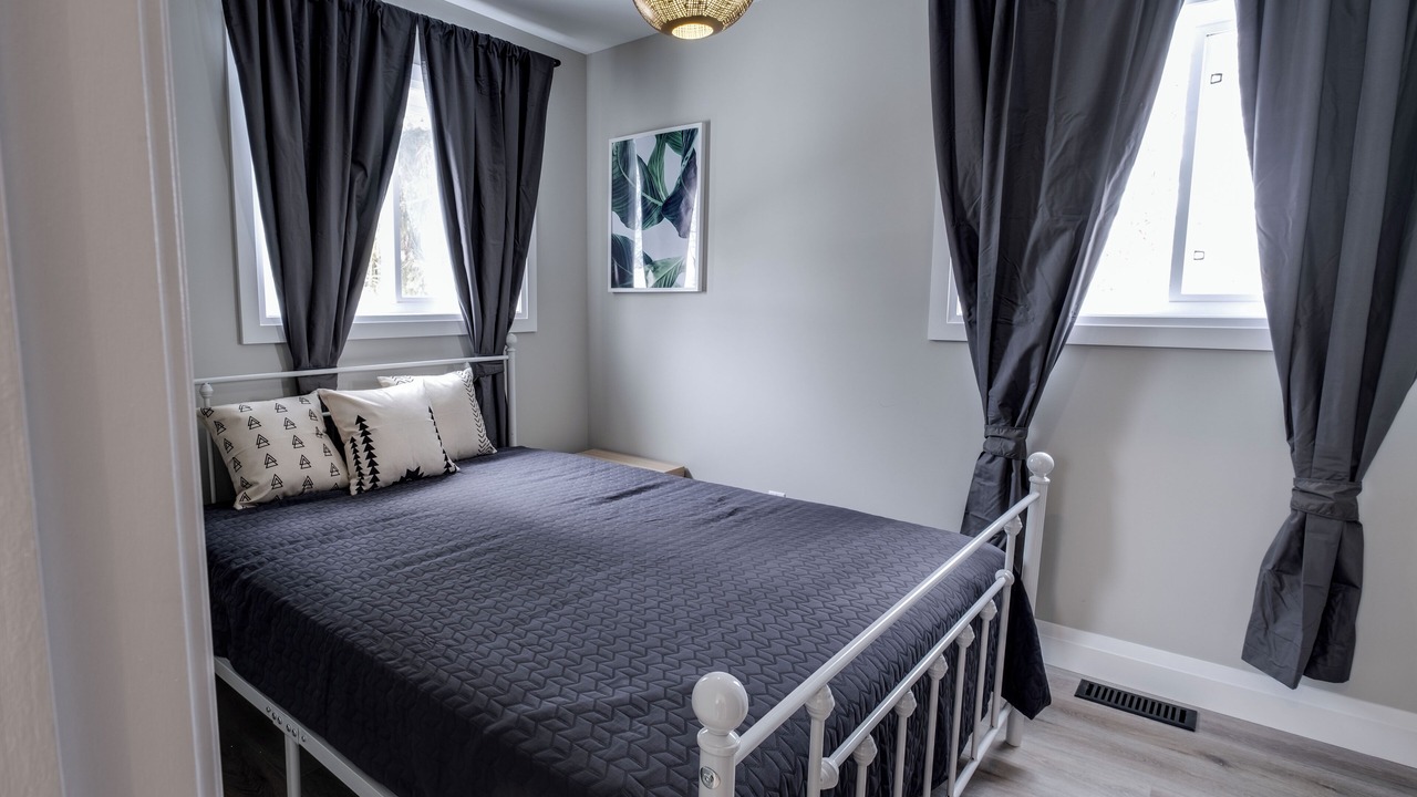 Photo of Bedroom in Grand Bend