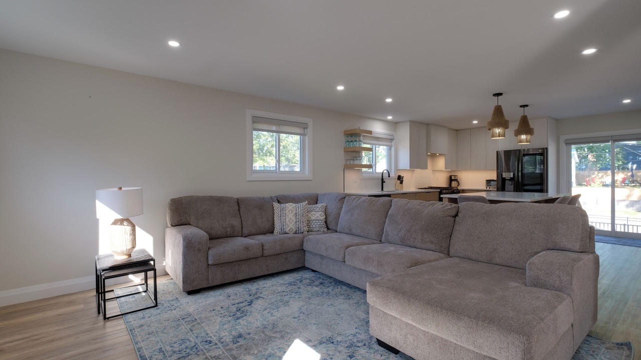 Photo of Livingroom in Grand Bend
