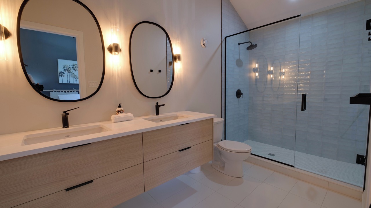 Photo of Bathroom in Grand Bend