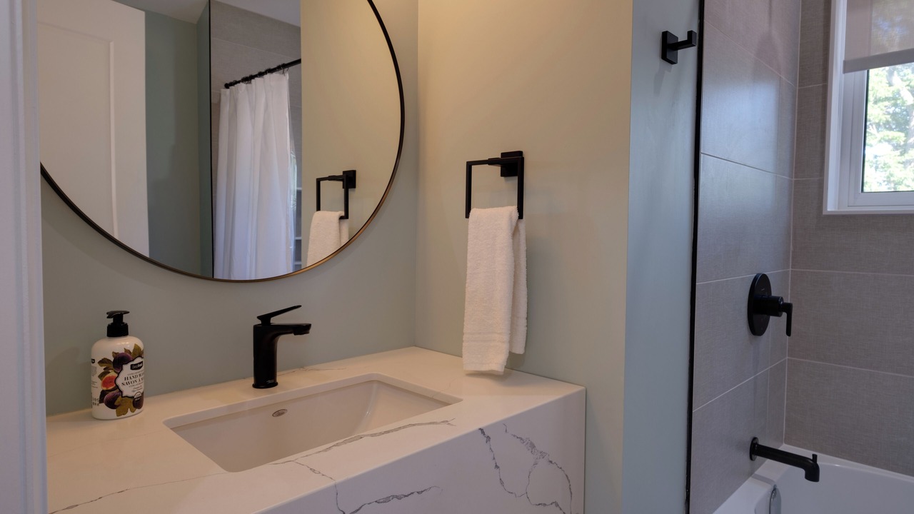 Photo of Bathroom in Grand Bend