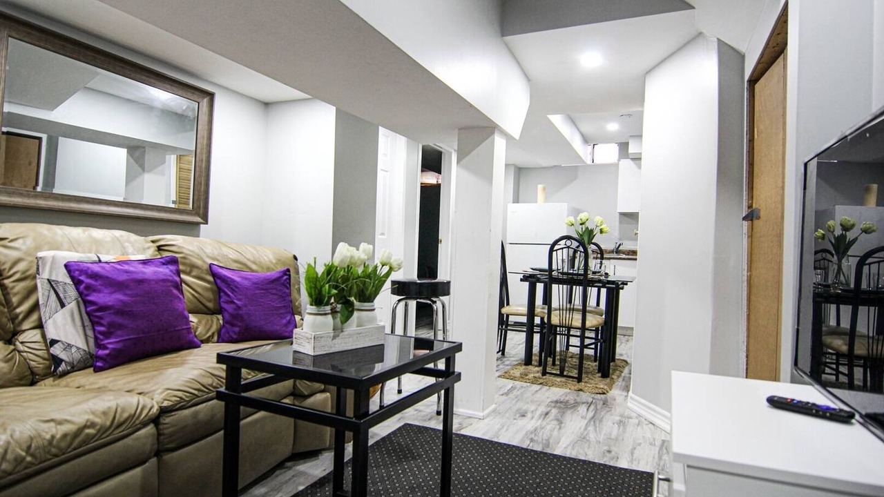 Photo of Livingroom in Churchill Meadows