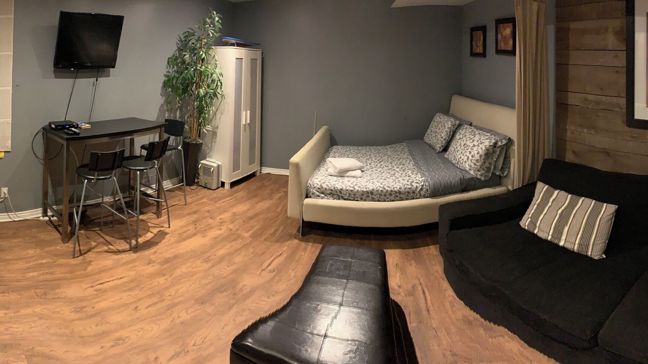 Photo of Livingroom in Upper Beaches