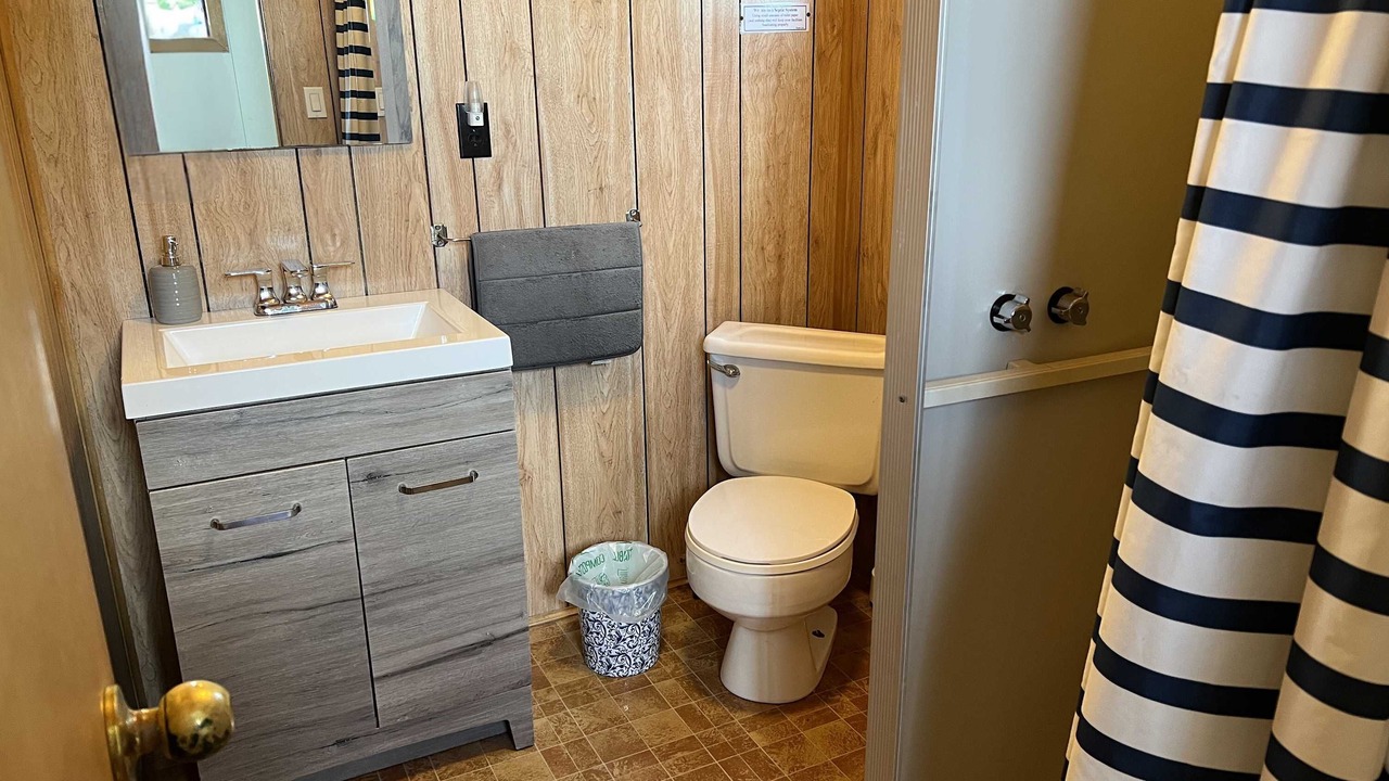 Photo of Bathroom in Carling