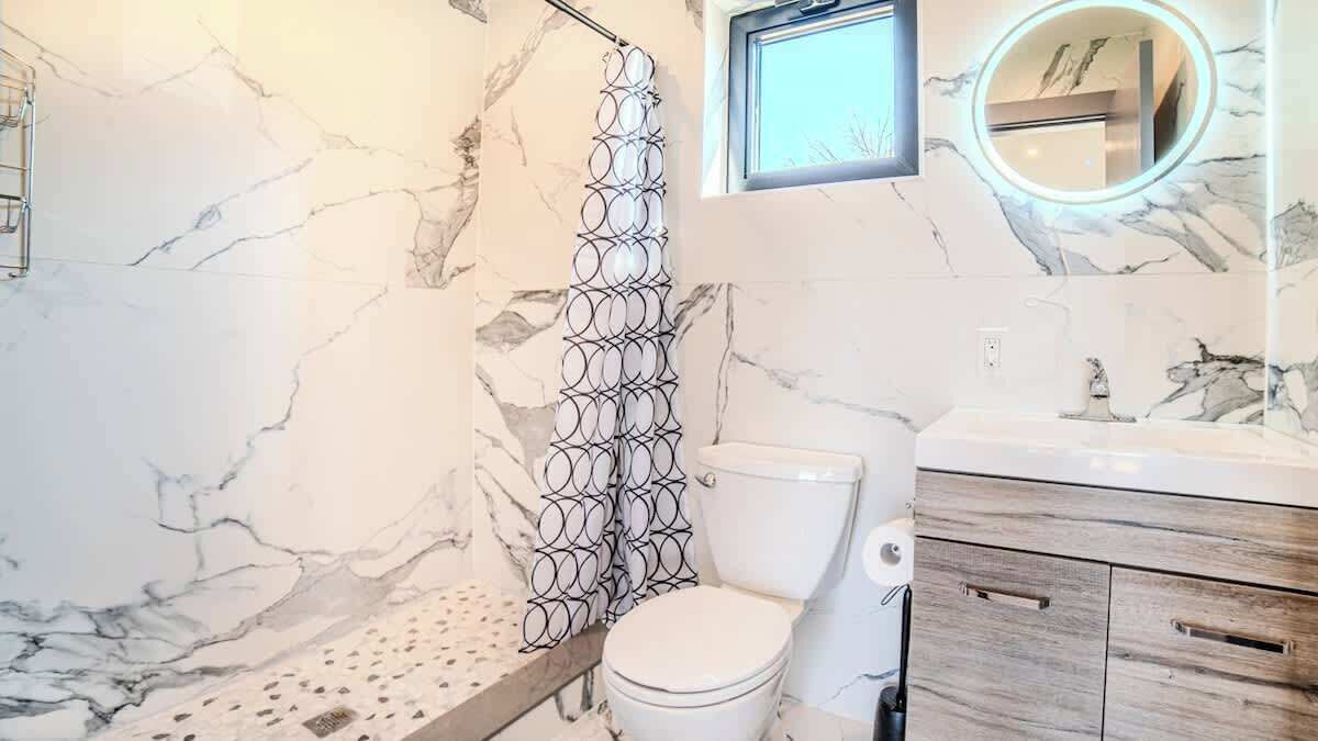 Photo of Bathroom in Harwood