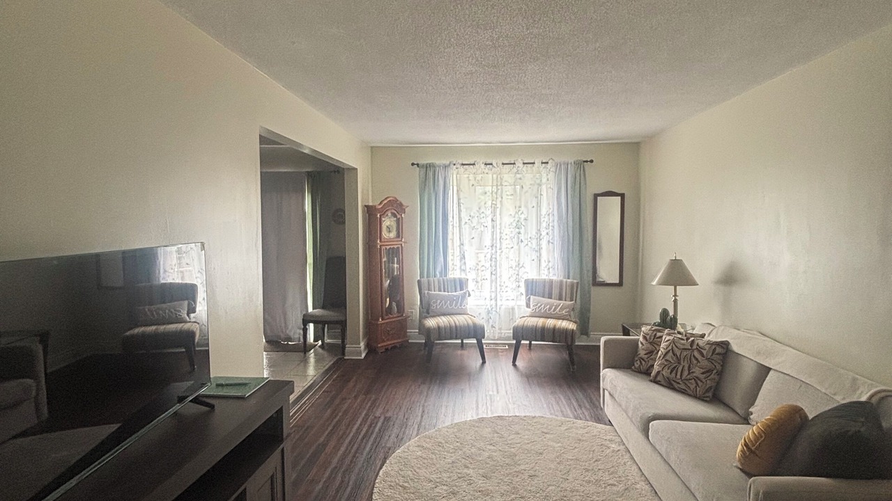 Photo of Livingroom in Hamilton