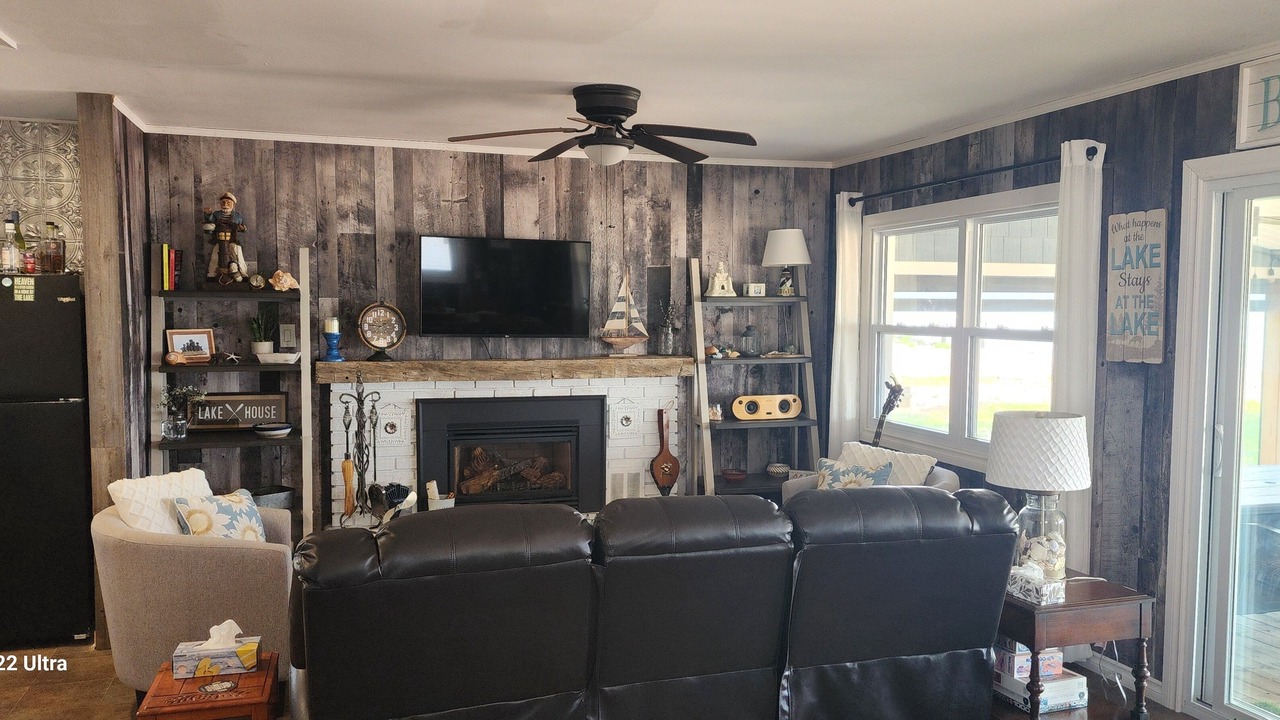 Photo of Livingroom in Amherstburg