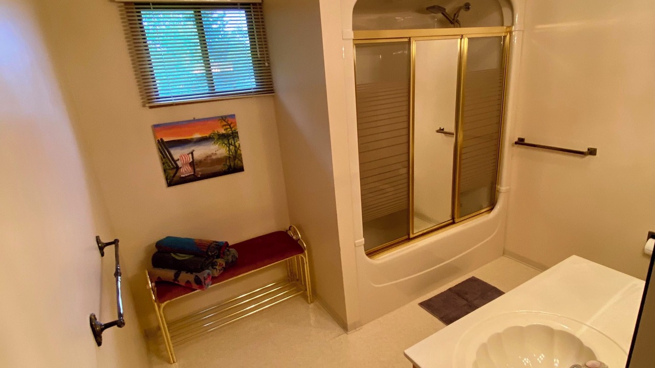 Photo of Bathroom in Unorganized Thunder Bay District