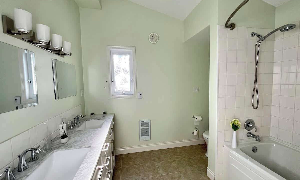 Photo of Bathroom in Bobcaygeon