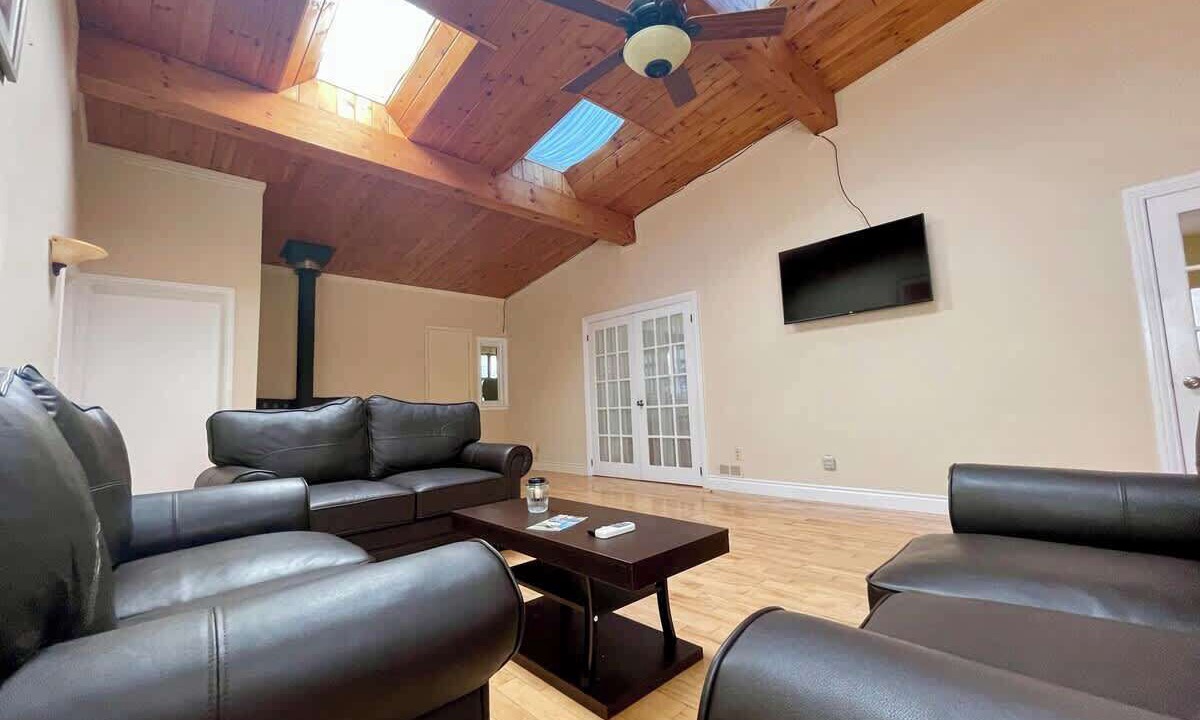 Photo of Livingroom in Bobcaygeon